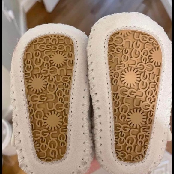 UGG cream knit booties - Picture 6 of 6